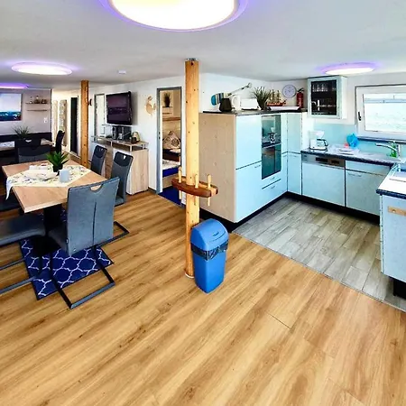 3 Bedroom Lovely Ship In Waren Mueritz Botel *