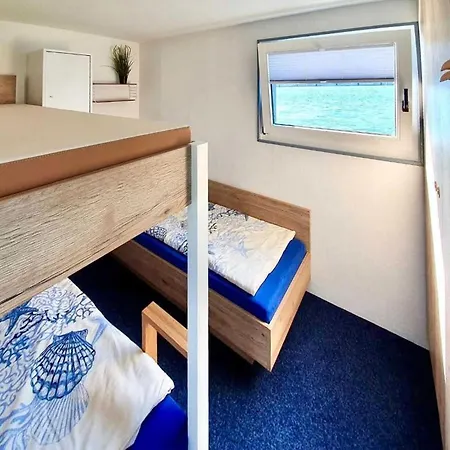 Botel 3 Bedroom Lovely Ship In Waren Mueritz